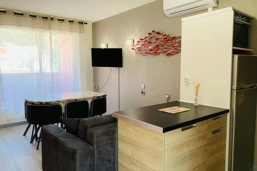 Appartement 6 Personnes Vue Mer แซร์แบ ภายนอก รูปภาพ